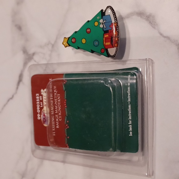 $4 Add-on Flashing Christmas Tree Pin - Magnetic Back - Picture 2 of 5
